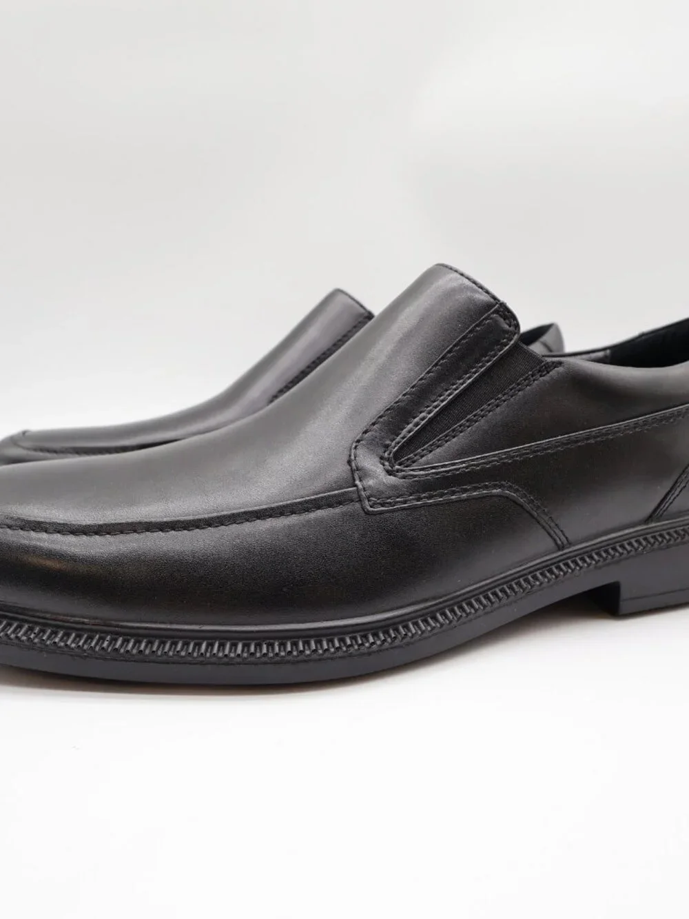 Hush Puppies Leverage Men's 12W Black Leather Waterproof Slip-On Shoes